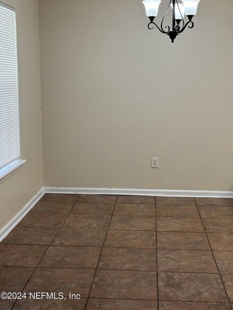 420 Sunshine Street - Photo 5