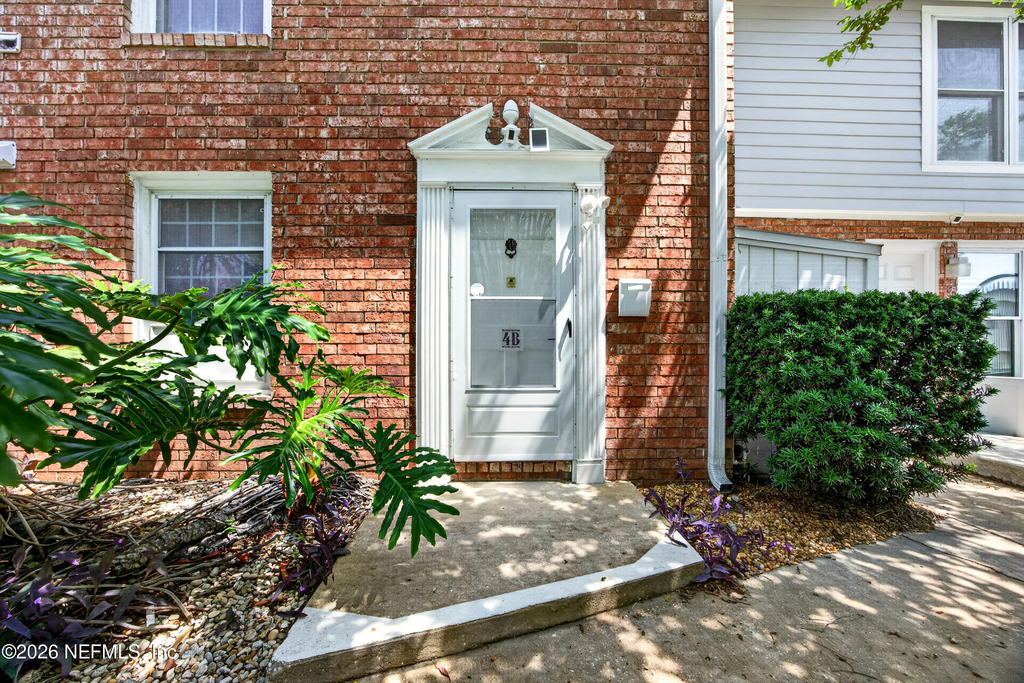 83 Comares Avenue - Photo 1