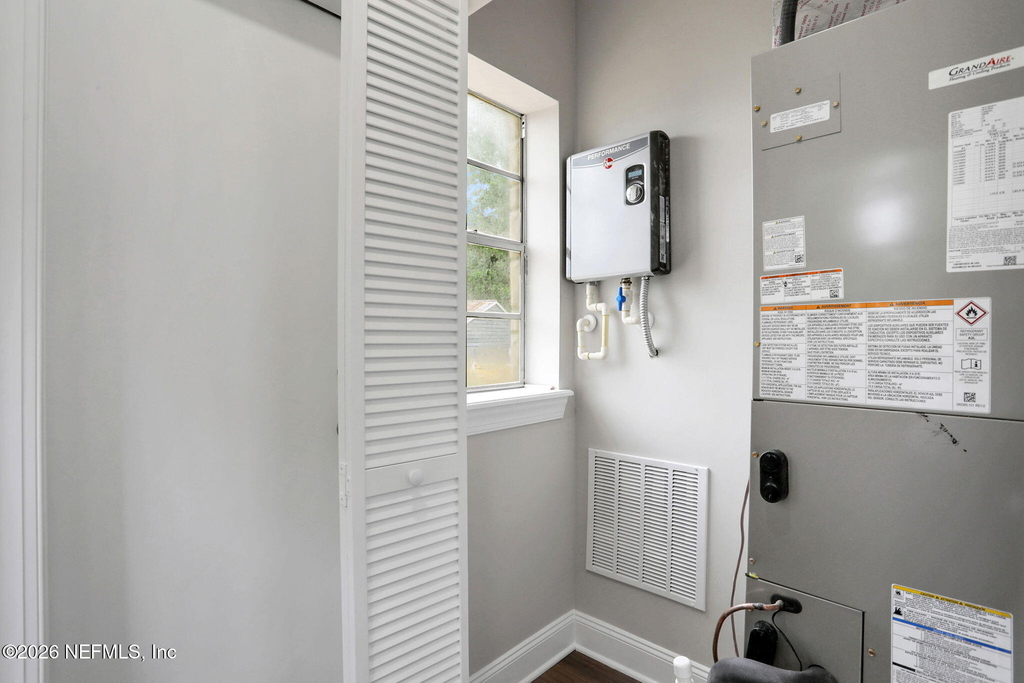 2578 Haldumar Terrace - Photo 19