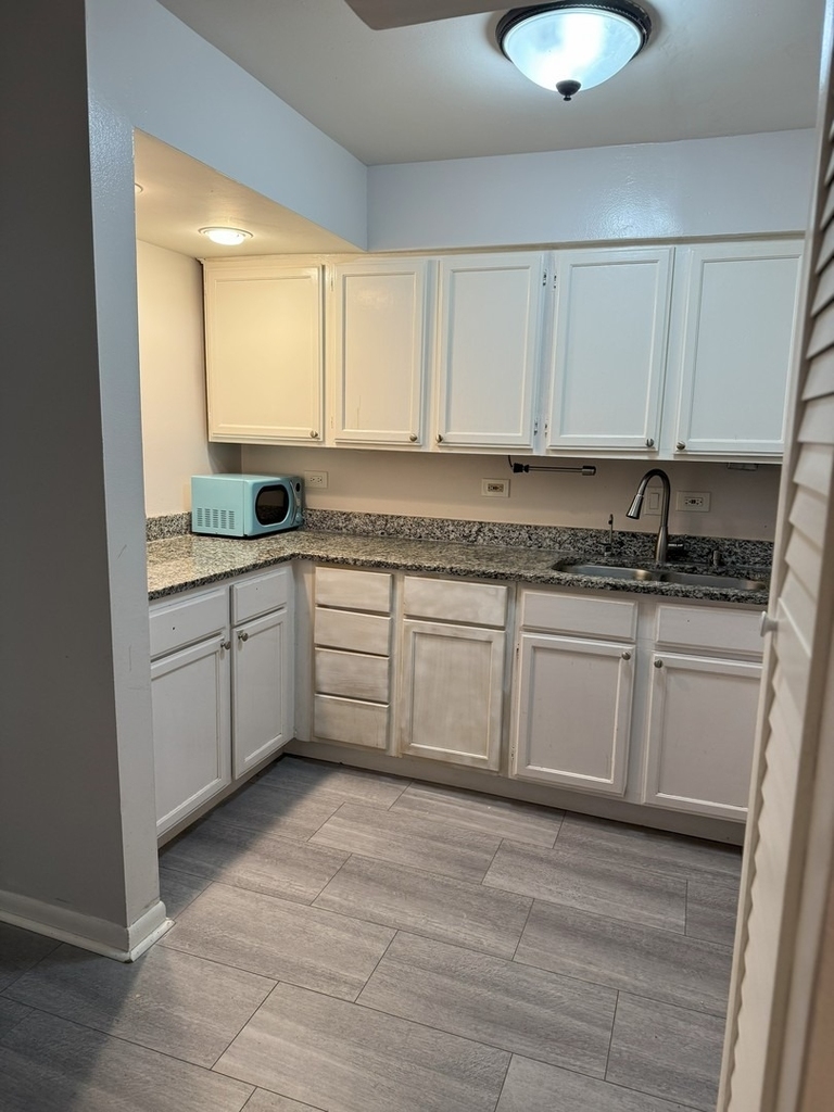 6027 103rd Street - Photo 11