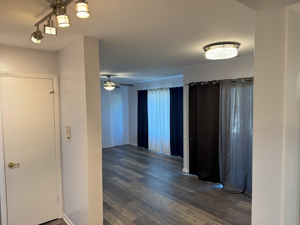 6027 103rd Street - Photo 4