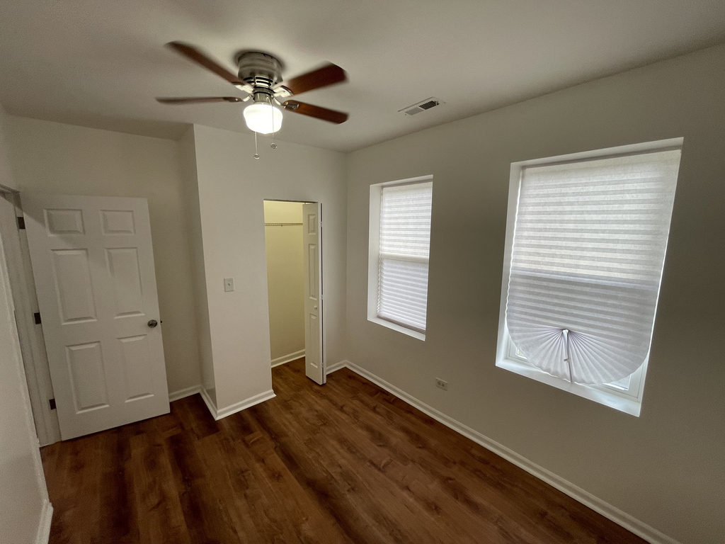 1320 W 57th Street - Photo 11