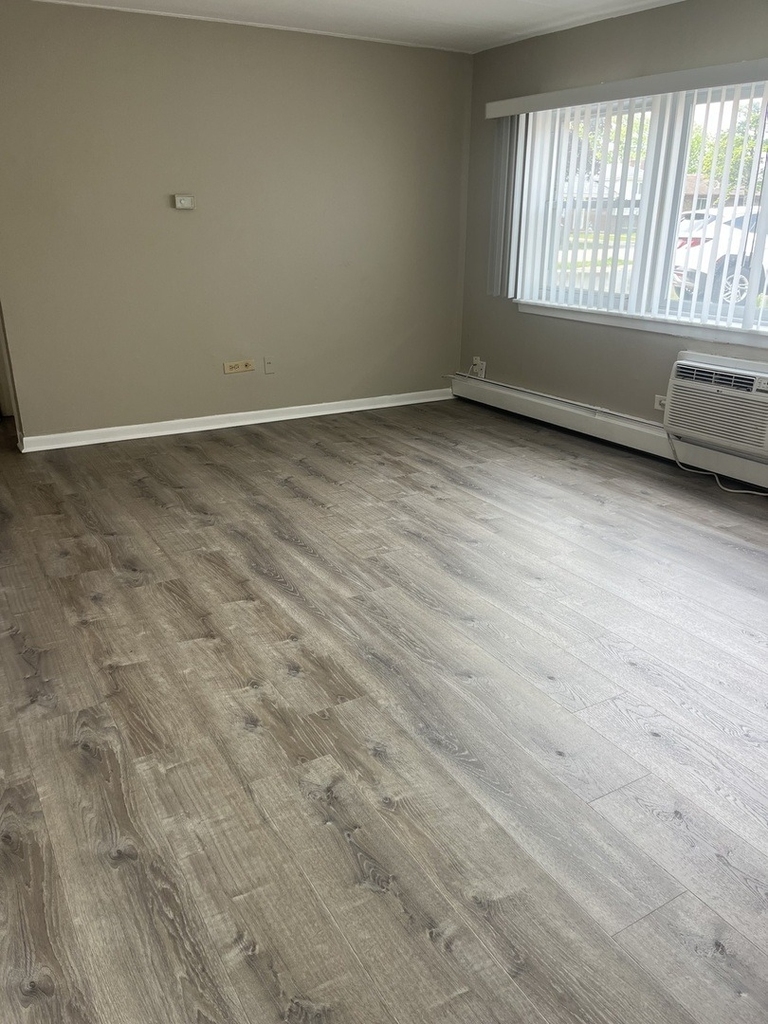 10805 S Lloyd Drive - Photo 3