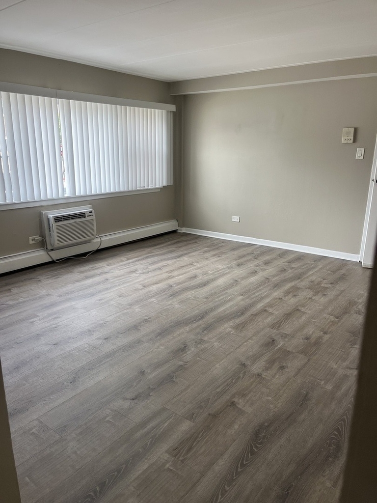 10805 S Lloyd Drive - Photo 4