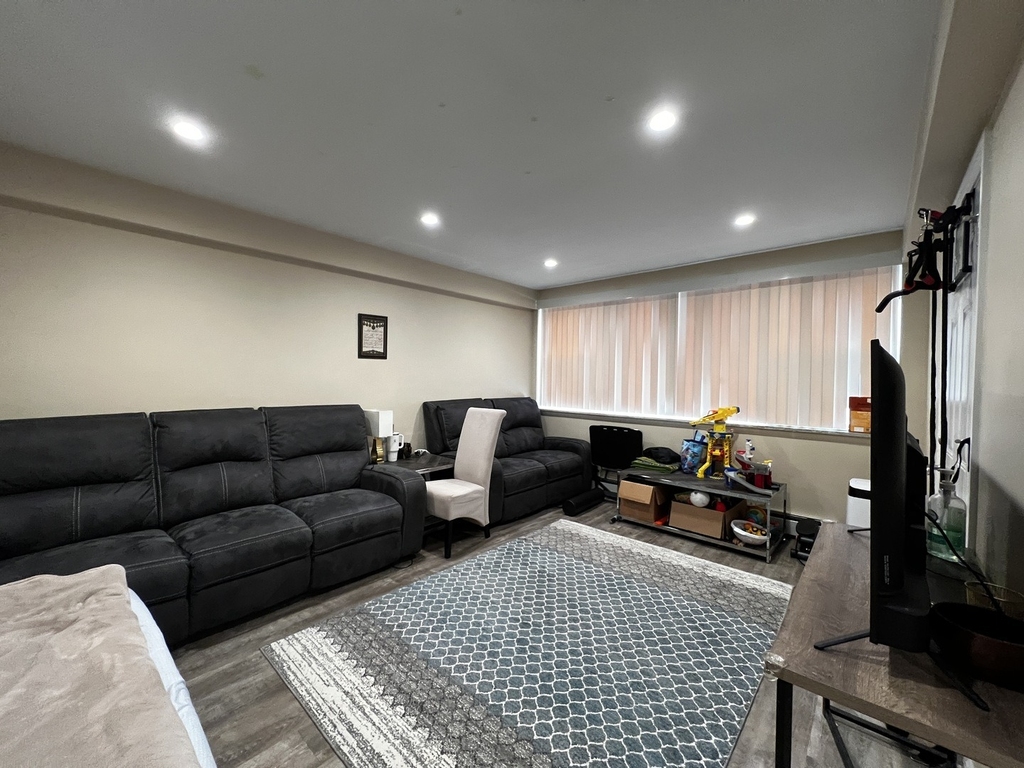 8052 N Oriole Avenue - Photo 7
