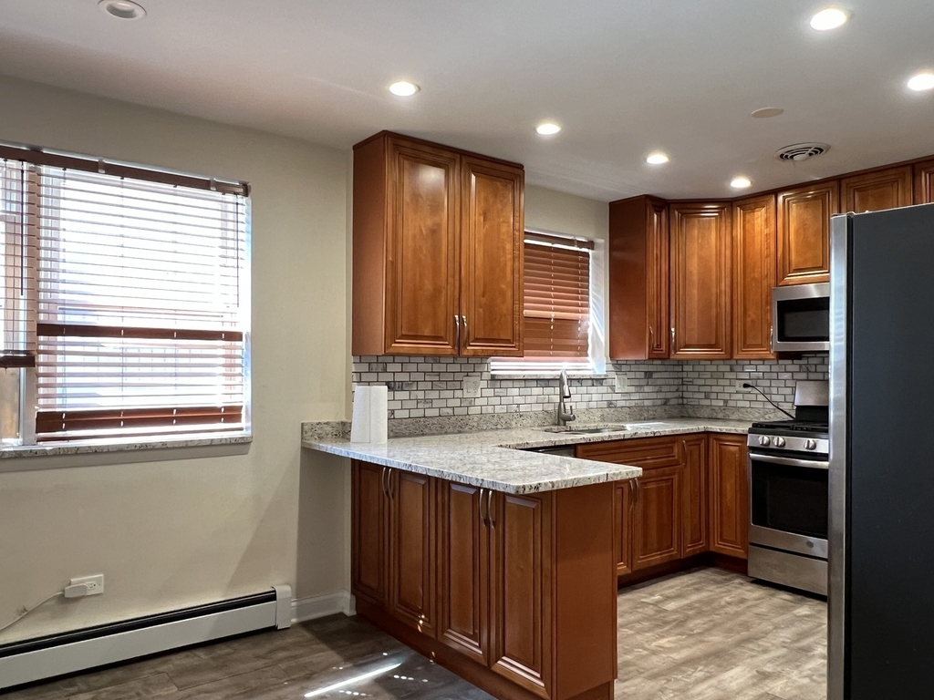 8052 N Oriole Avenue - Photo 3