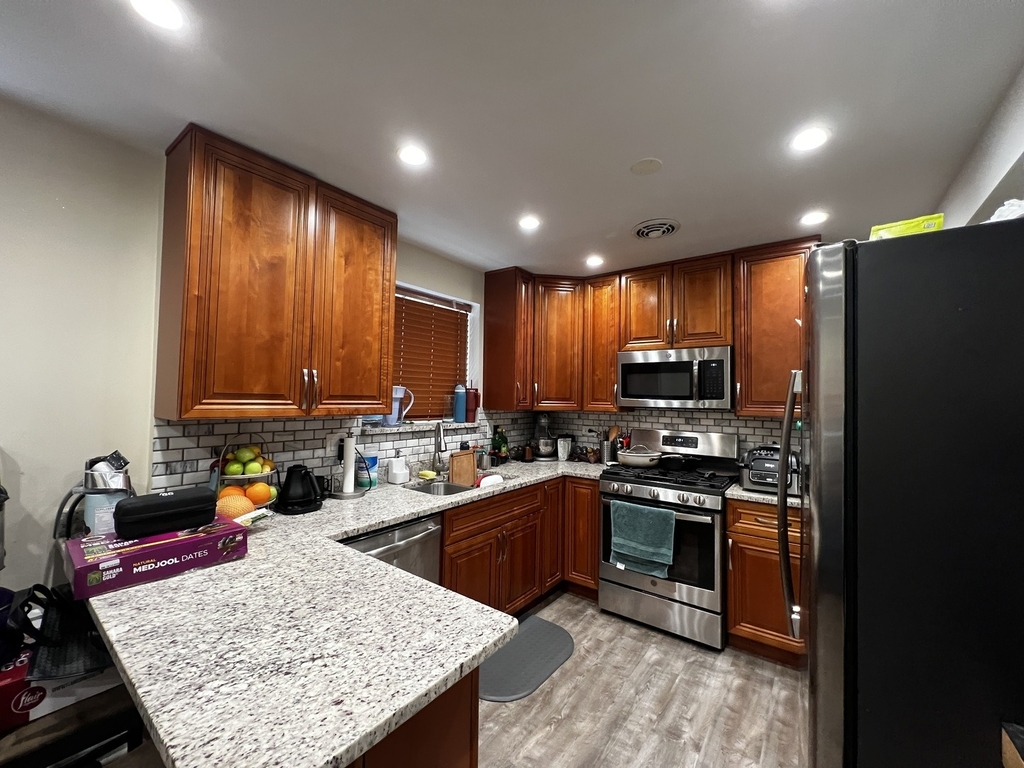 8052 N Oriole Avenue - Photo 6