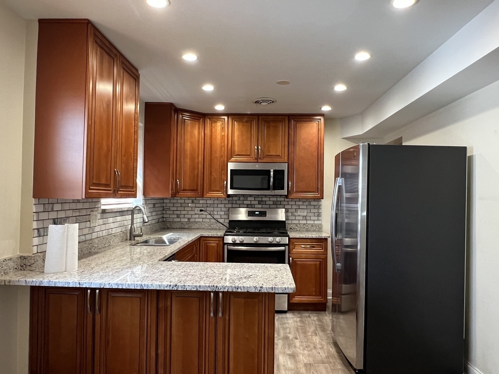 8052 N Oriole Avenue - Photo 2