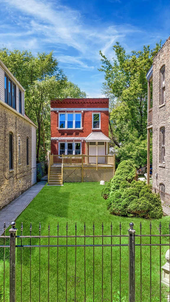 1238 N Artesian Avenue - Photo 0