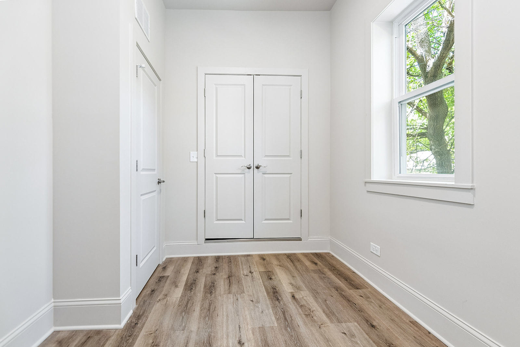 1238 N Artesian Avenue - Photo 13