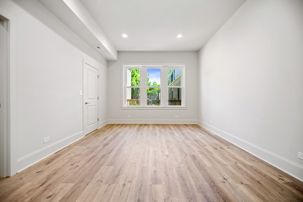 1238 N Artesian Avenue - Photo 1