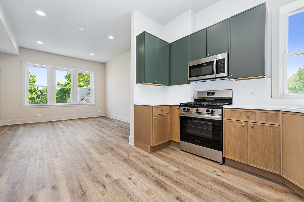1238 N Artesian Avenue - Photo 11