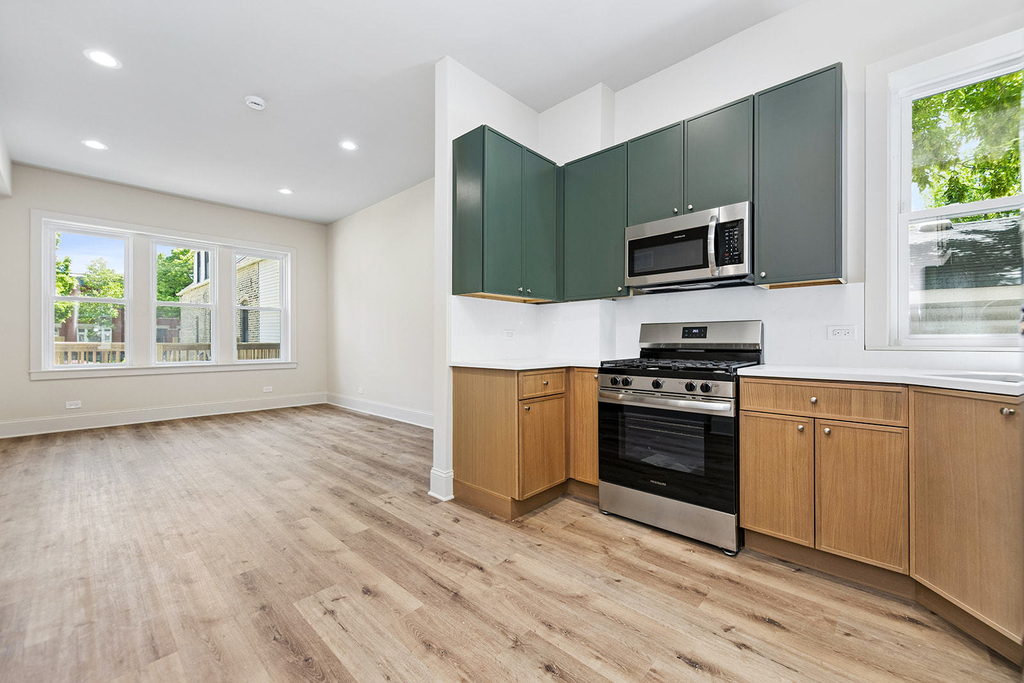 1238 N Artesian Avenue - Photo 3