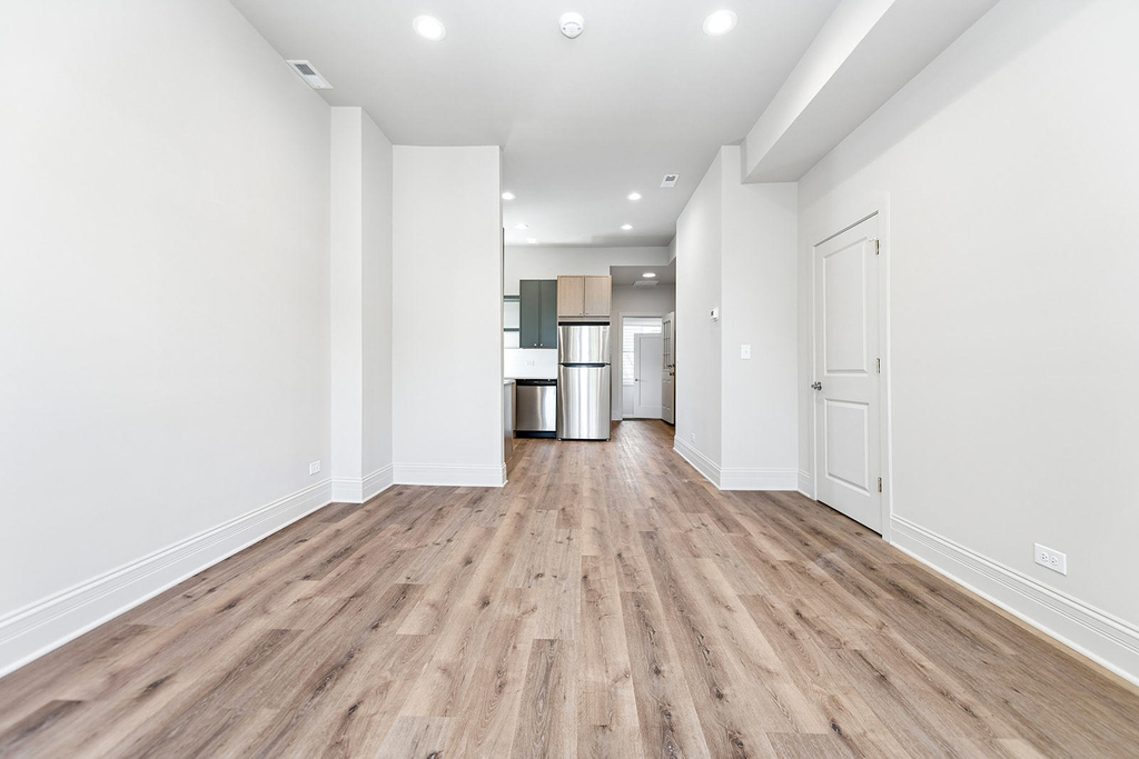 1238 N Artesian Avenue - Photo 2