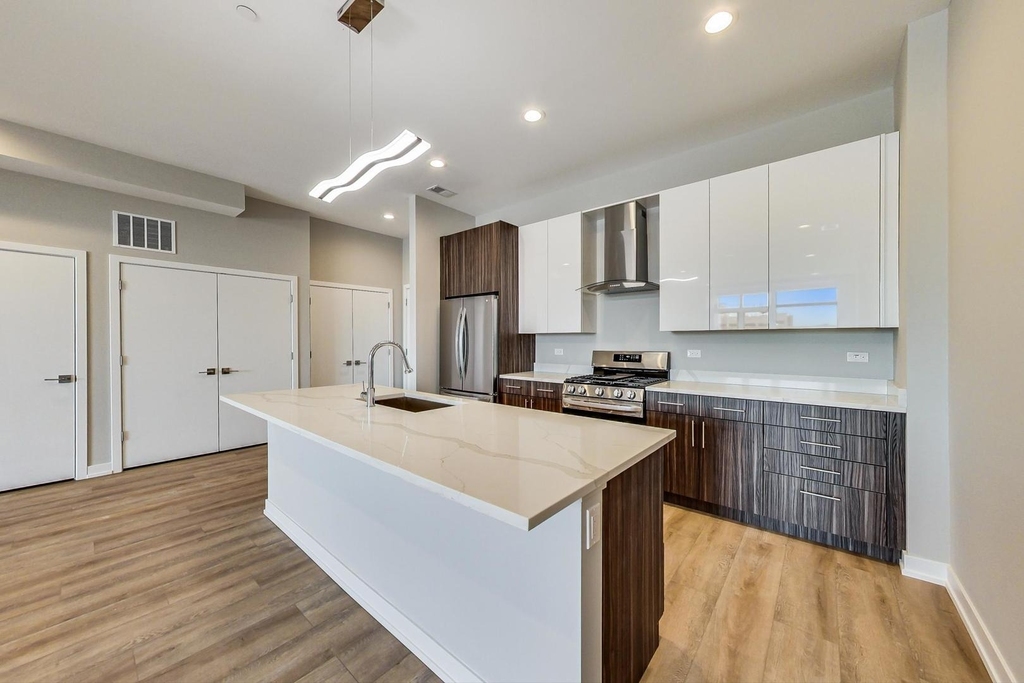 8025 Skokie Boulevard - Photo 4
