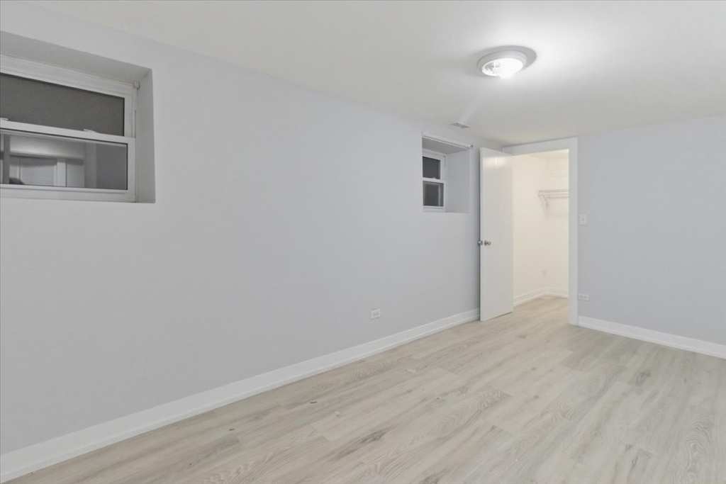 910 W Gunnison Street - Photo 5