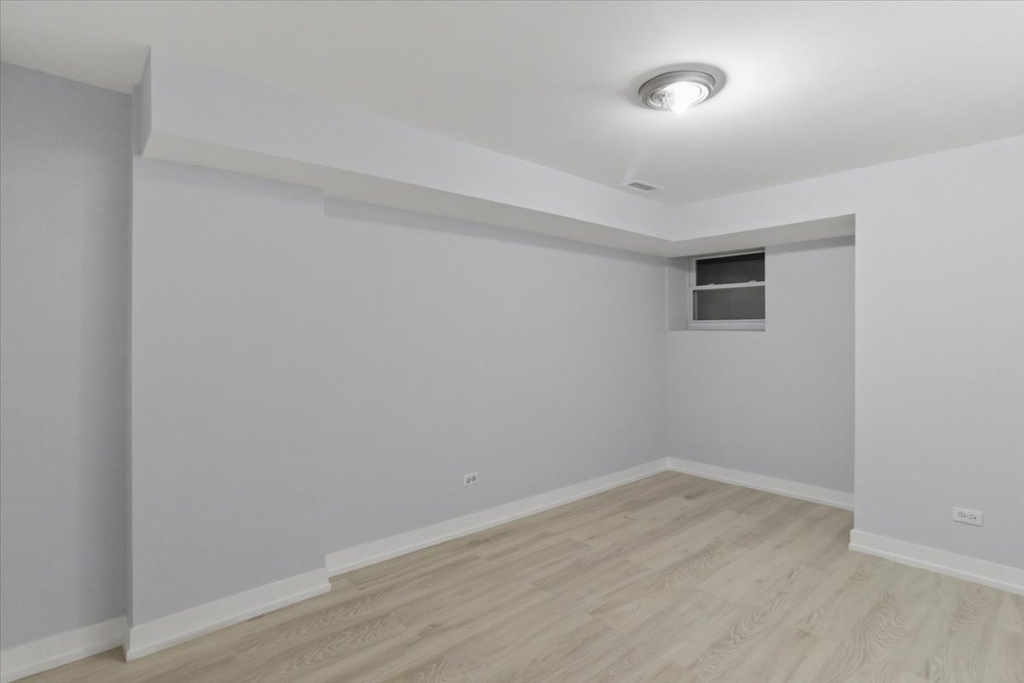 910 W Gunnison Street - Photo 9