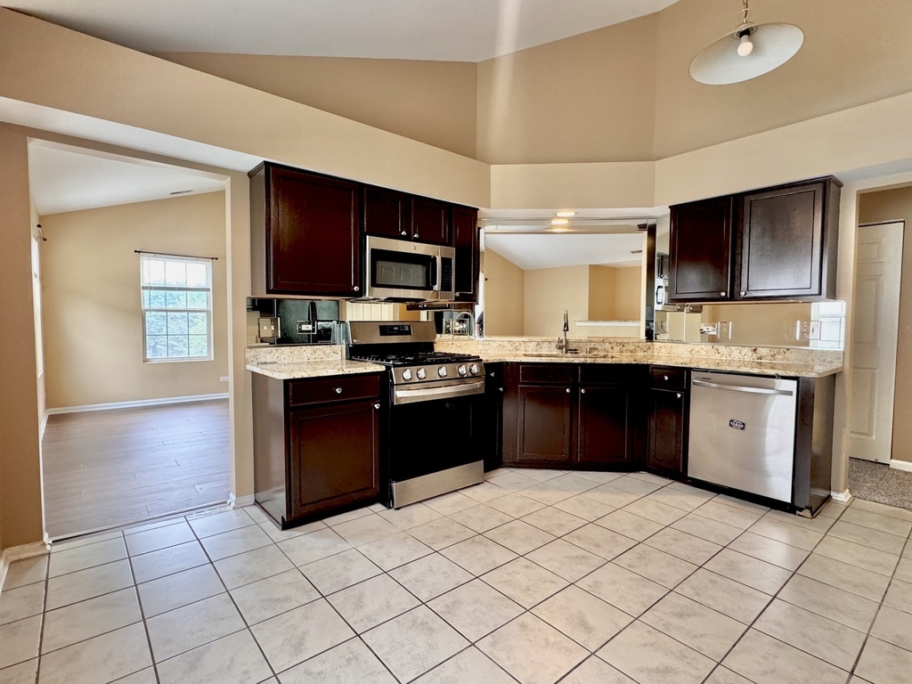 2905 Stonewater Drive - Photo 8