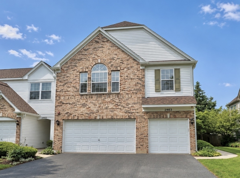 2905 Stonewater Drive - Photo 0