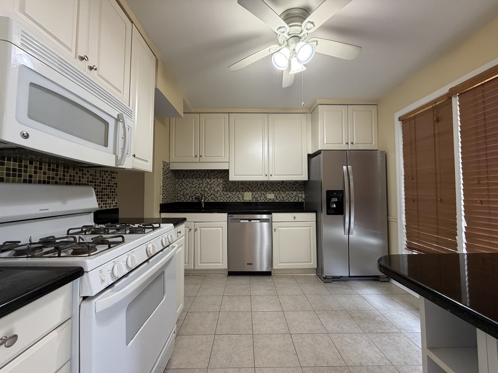 3021 Highland Avenue - Photo 2