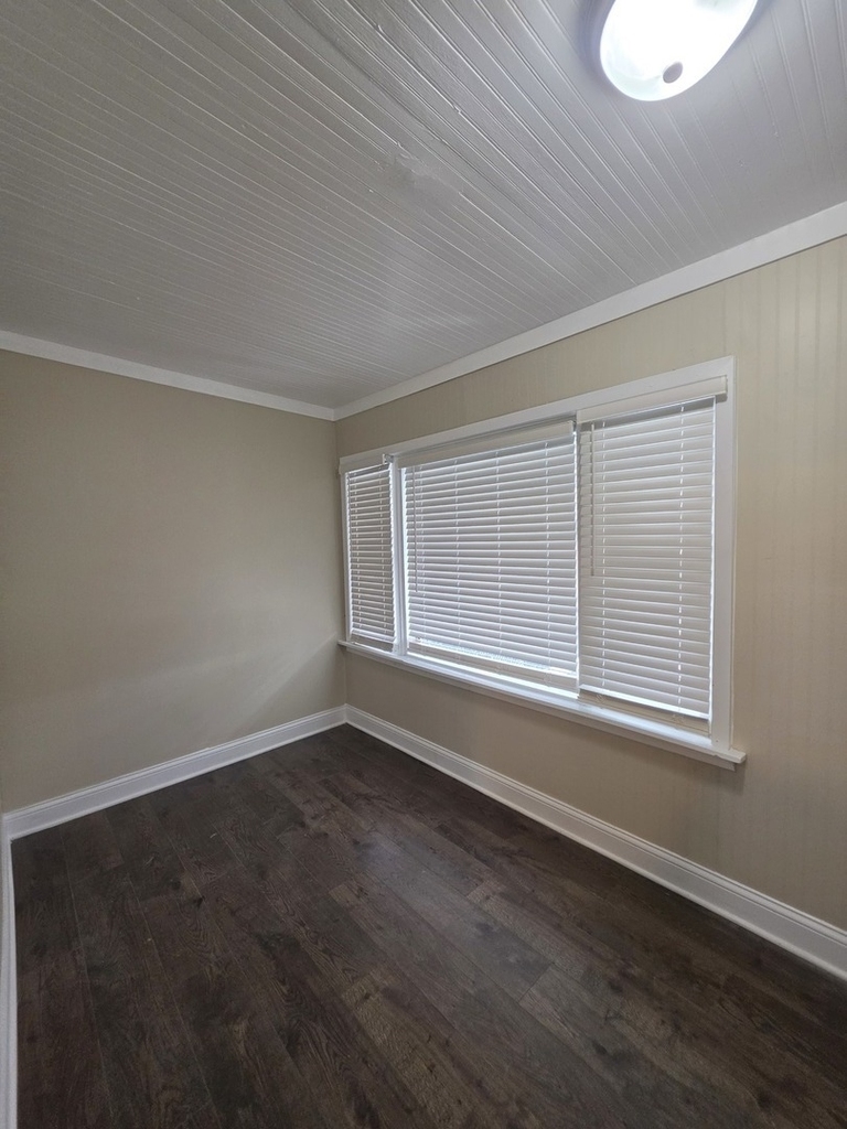 12019 S Perry Avenue - Photo 6