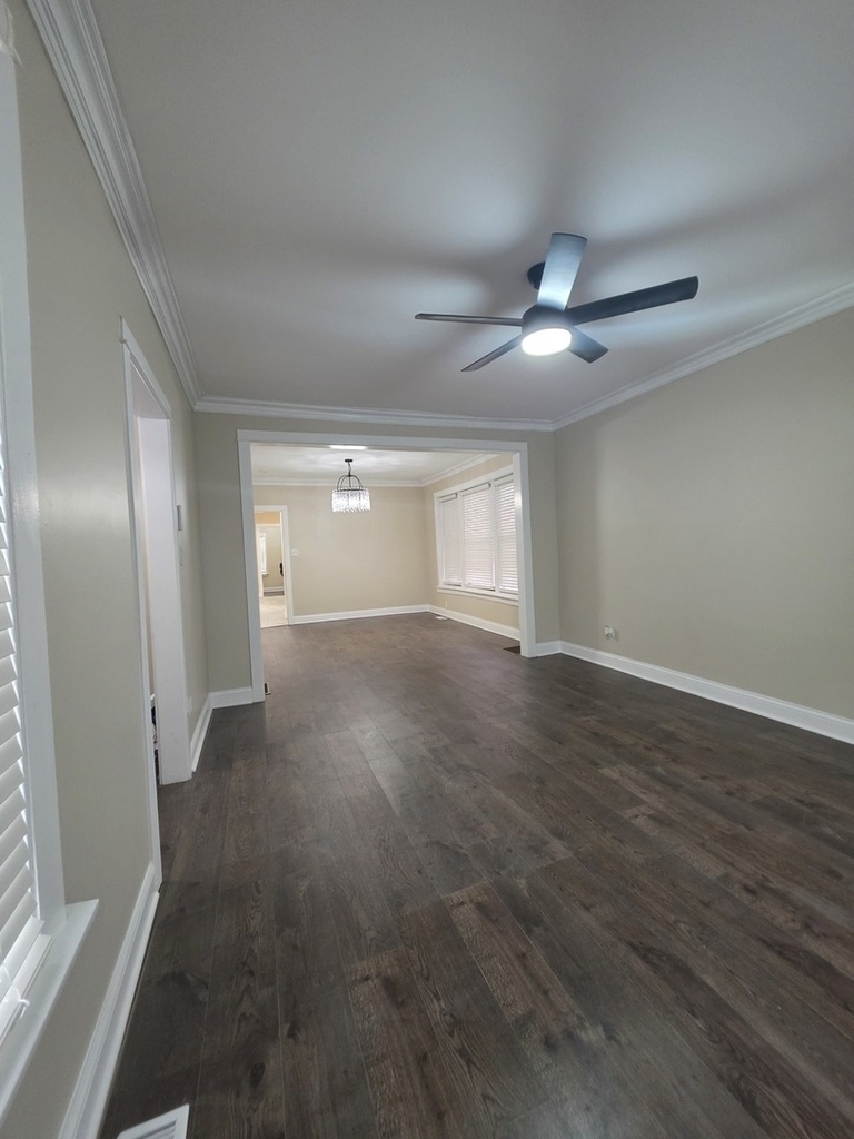 12019 S Perry Avenue - Photo 3