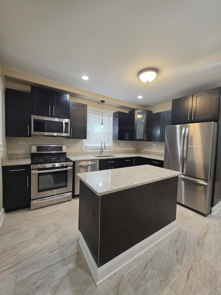 12019 S Perry Avenue - Photo 4