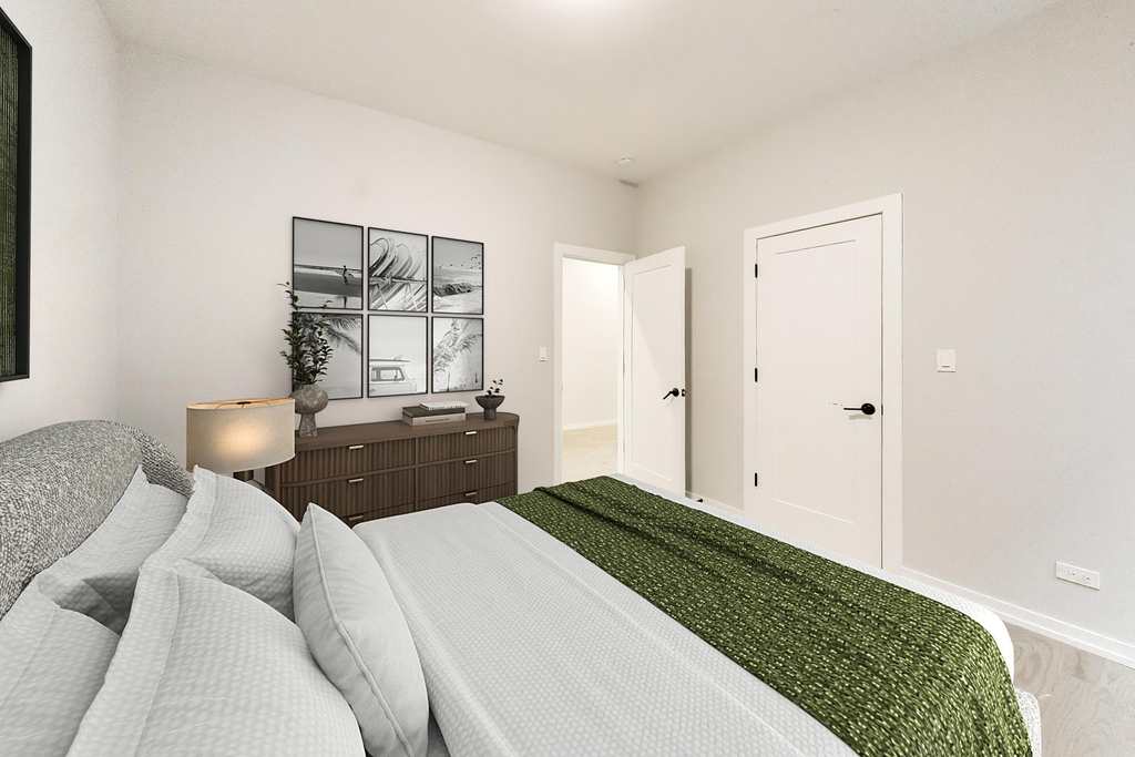552 E 46th Place - Photo 4
