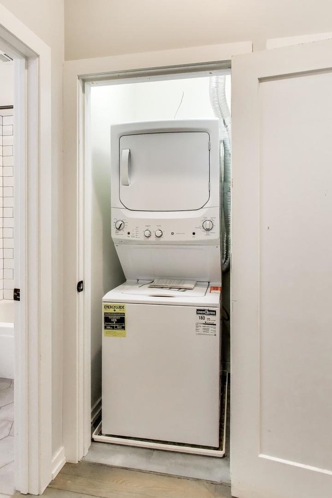 552 E 46th Place - Photo 9