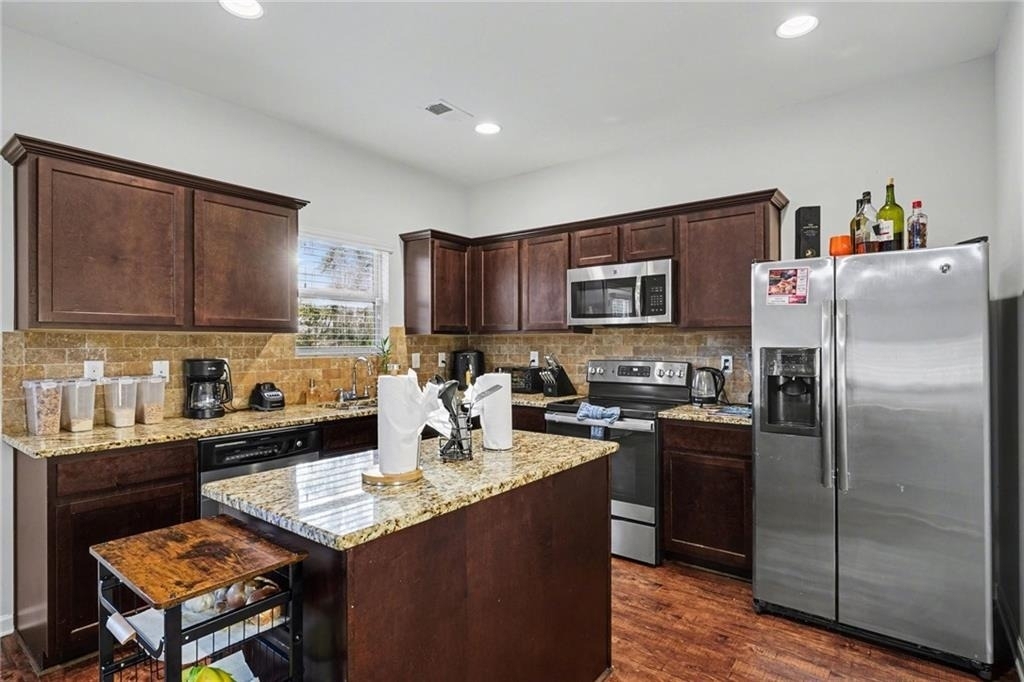 1241 England Terrace - Photo 6