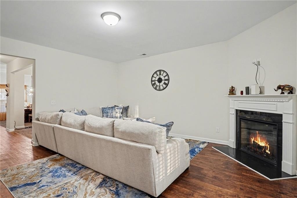 1241 England Terrace - Photo 1