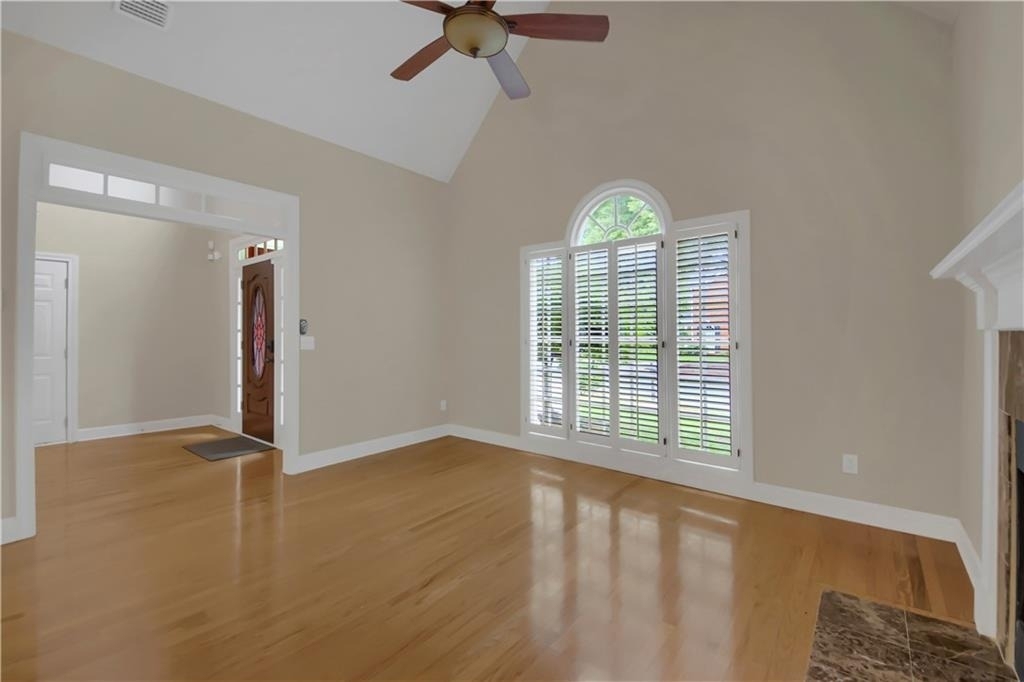312 Declaire Way Ne - Photo 3