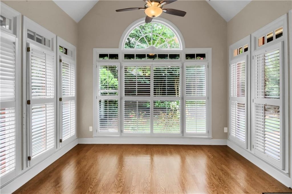 312 Declaire Way Ne - Photo 12