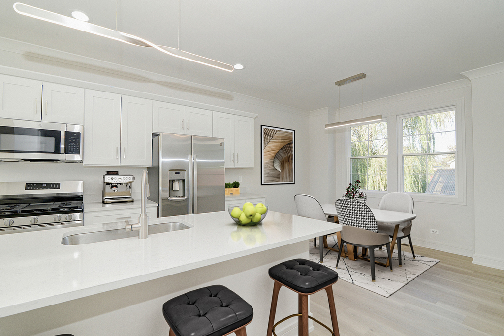 212 Walnut Street N - Photo 2