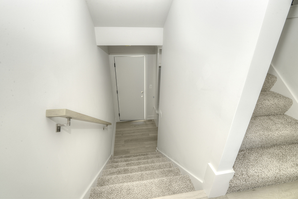 212 Walnut Street N - Photo 22