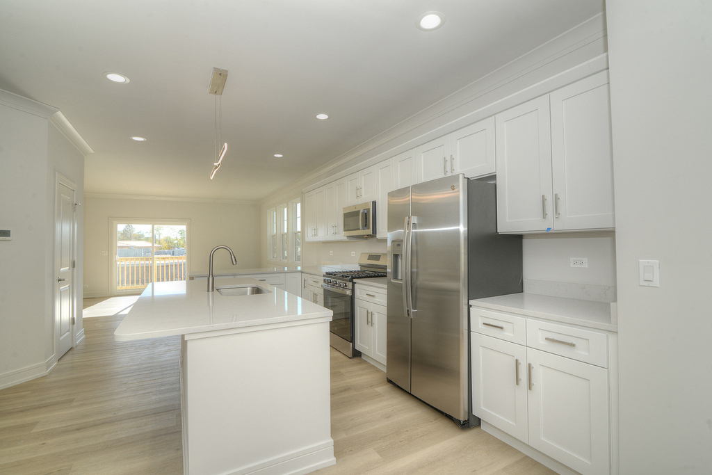 212 Walnut Street N - Photo 4