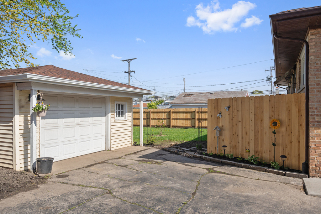 9520 Major Avenue - Photo 21