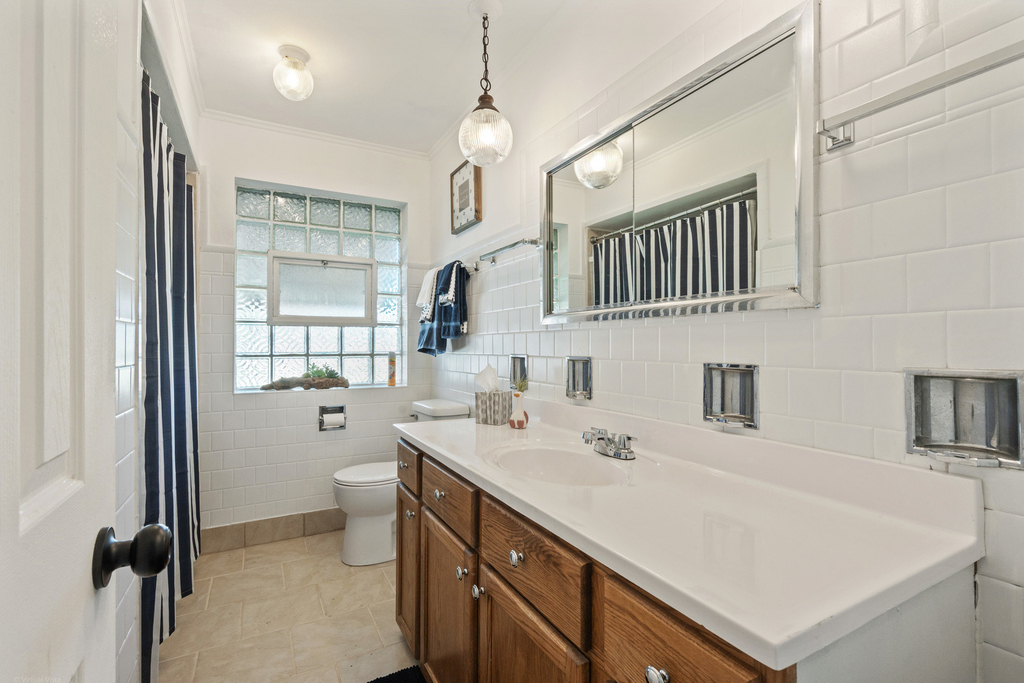 9520 Major Avenue - Photo 8