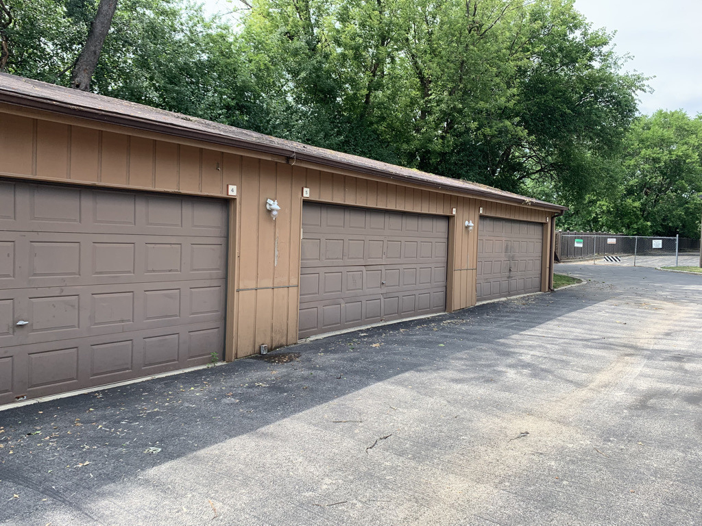 5s070 Pebblewood Lane - Photo 1