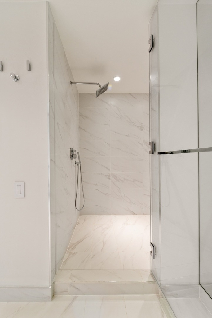 180 E Pearson Street - Photo 15