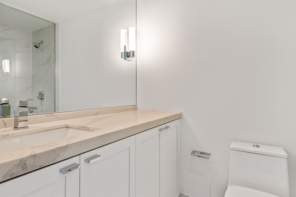 180 E Pearson Street - Photo 20