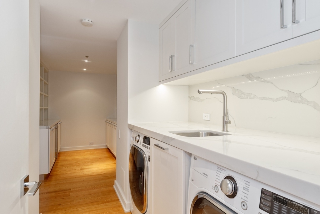 180 E Pearson Street - Photo 23