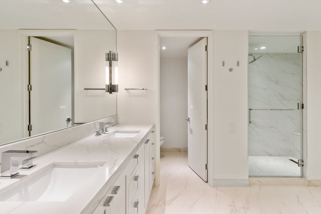180 E Pearson Street - Photo 14