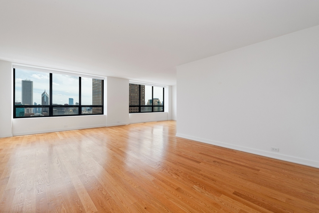 180 E Pearson Street - Photo 3
