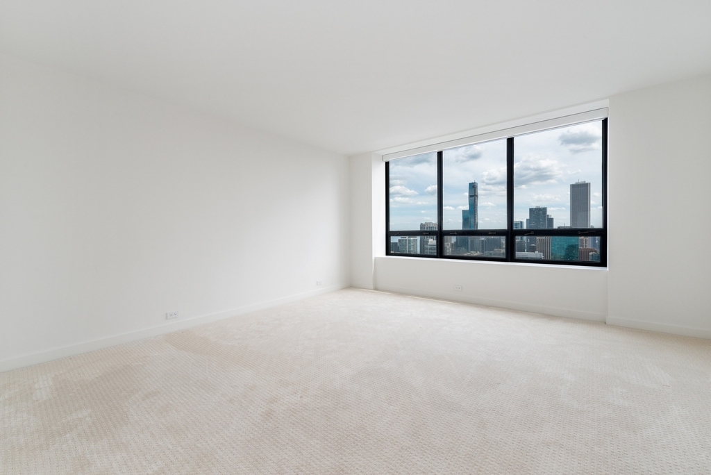 180 E Pearson Street - Photo 12