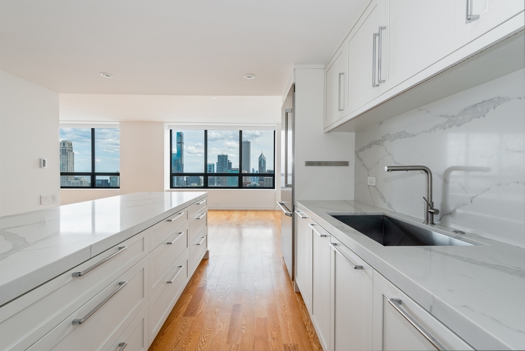 180 E Pearson Street - Photo 6