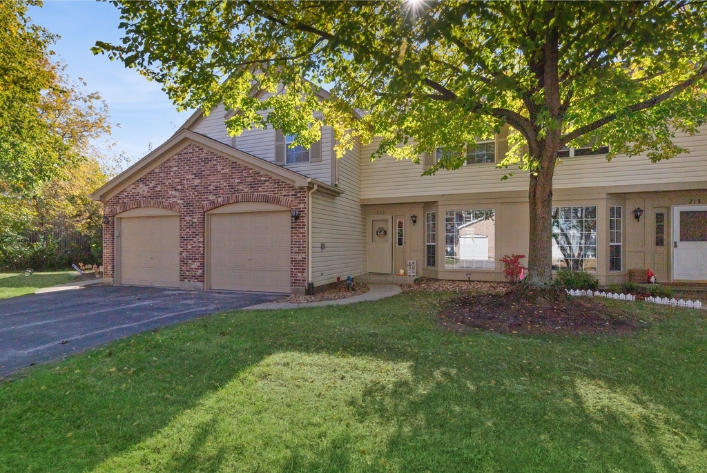 222 Wellington Circle - Photo 3