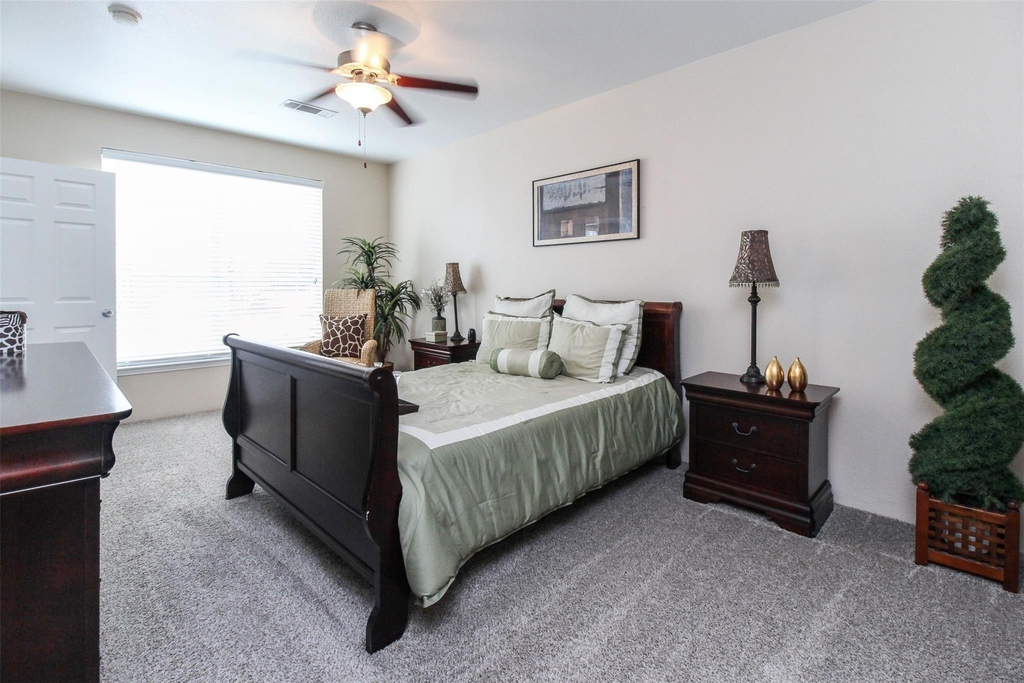 3560 Dixie Drive - Photo 2