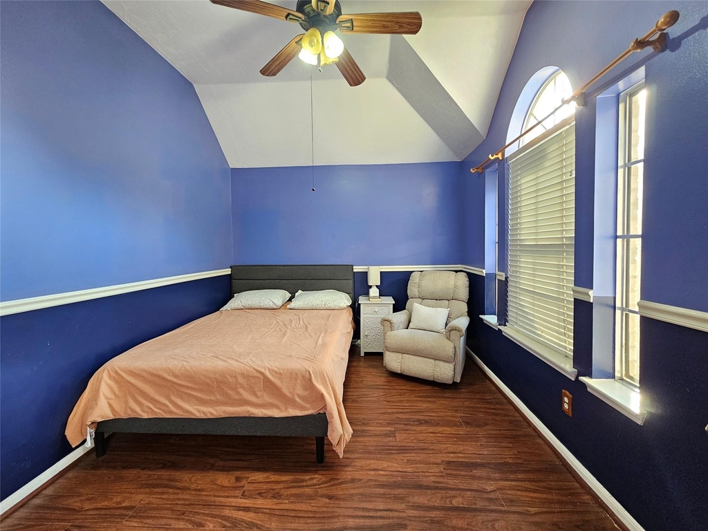 8807 Vista Springs Drive - Photo 16
