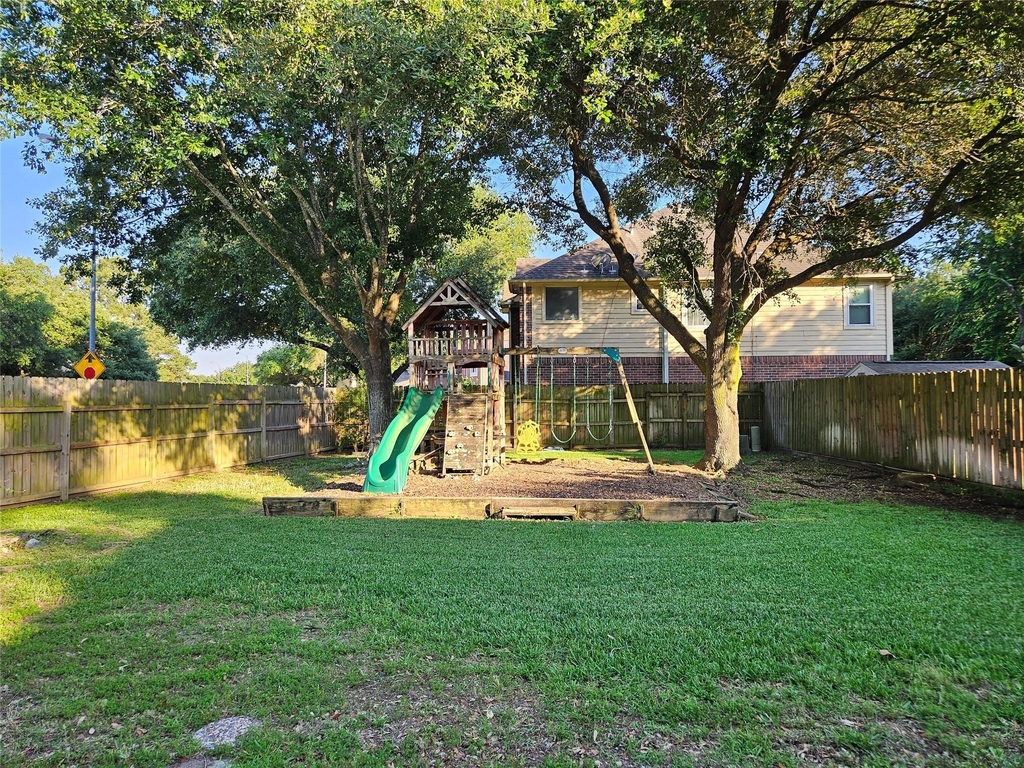 8807 Vista Springs Drive - Photo 18